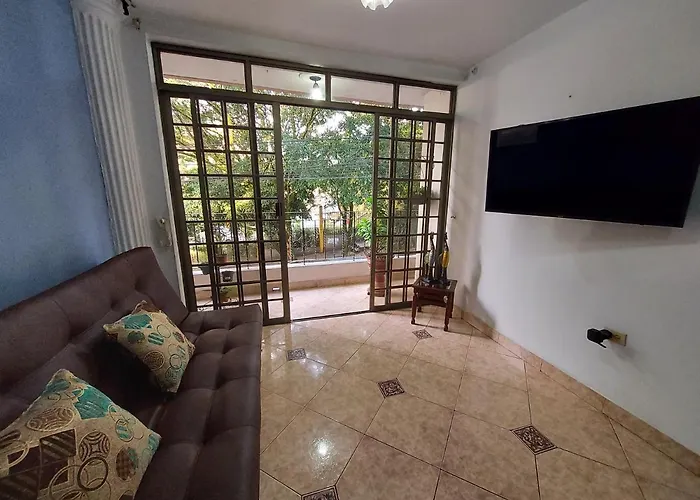 Apartamento cerca Mall La Central y Estación Tranvía